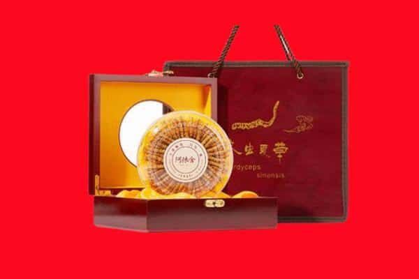 收购资讯:月湖区回收冬虫夏草是按克吗